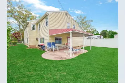 14 Greentree Circle, Westbury, NY 11590 - Photo 24