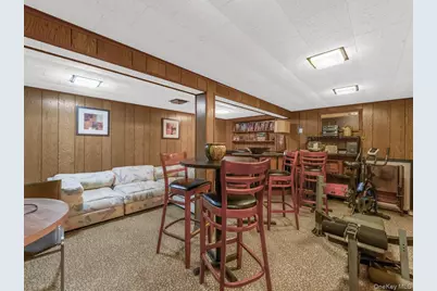 14 Greentree Circle, Westbury, NY 11590 - Photo 22