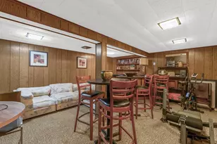 14 Greentree Cir, Westbury, NY 11590 - Photo 22