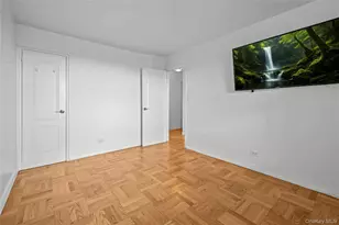 4555 Henry Hudson Pkwy, Bronx, NY 10471 - Photo 12