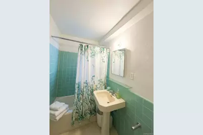 1604 Metropolitan Avenue #3F, Bronx, NY 10462 - Photo 8
