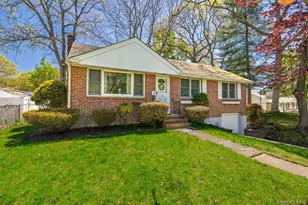 9 Gold St, Kings Park, NY 11754 - Photo 2