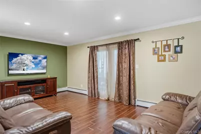 18 Ithaca Street, Lindenhurst, NY 11757 - Photo 28