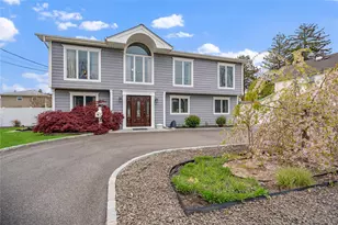 18 Ithaca St, Lindenhurst, NY 11757 - Photo 2