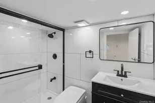 111-68 147th St, Jamaica, NY 11435 - Photo 36