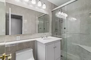 70-31 108th St, Forest Hills, NY 11375 - Photo 16