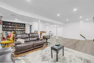 630 Wall St, West Hempstead, NY 11552 - Photo 42