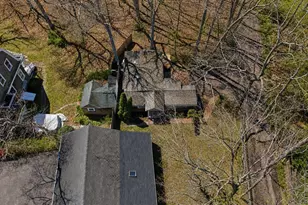 134 B Montauk Hwy, Westhampton, NY 11977 - Photo 18