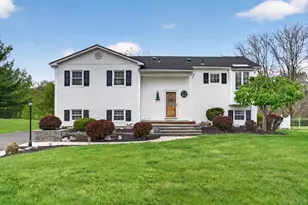 9 Pilgrim Ln, Washingtonville, NY 10992 - Photo 2