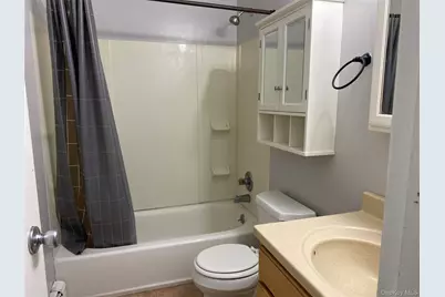 11 Claire Court, West Babylon, NY 11704 - Photo 18