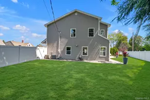 41 Patience Ln, Westbury, NY 11590 - Photo 20