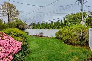 25 Hollywood Dr, Plainview, NY 11803 - Photo 24