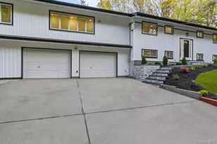56 McArthur Ln, Smithtown, NY 11787 - Photo 2