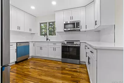 56 McArthur Lane, Smithtown, NY 11787 - Photo 14