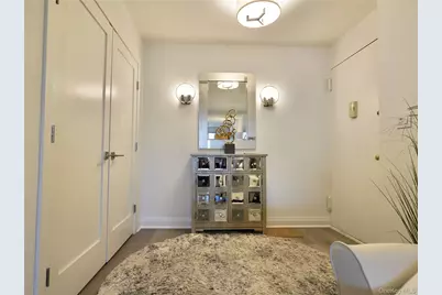 50 Hillpark Avenue #3E, Great Neck, NY 11021 - Photo 2