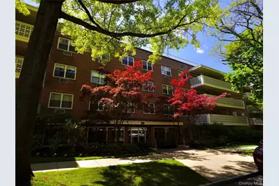 50 Hillpark Avenue #3E, Great Neck, NY 11021 - Photo 1