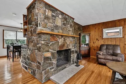 124 Cherrywood Drive, Fishkill, NY 12524 - Photo 8