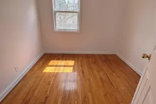 206-19 Richland Ave, Oakland Gardens, NY 11364 - Photo 16