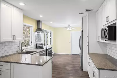 31 Marwood Place, Stony Brook, NY 11790 - Photo 14