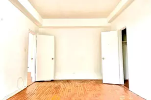 141-05 Pershing Crescent, Briarwood, NY 11435 - Photo 16