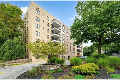 35 Stewart Place #205, Mount Kisco, NY 10549 - Photo 2