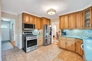 107 Pine St, Garden City, NY 11530 - Photo 14