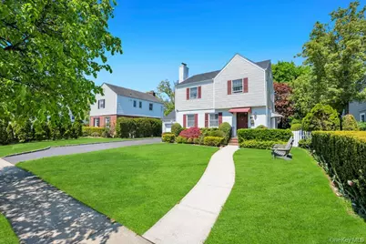 107 Pine Street, Garden City, NY 11530 - Photo 2