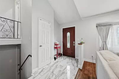 572 Benjamin Road, North Babylon, NY 11703 - Photo 12