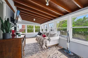 572 Benjamin Rd, North Babylon, NY 11703 - Photo 28