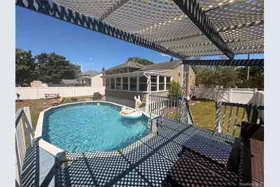 572 Benjamin Road, North Babylon, NY 11703 - Photo 32