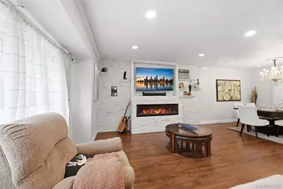 572 Benjamin Road, North Babylon, NY 11703 - Photo 16