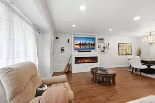 572 Benjamin Rd, North Babylon, NY 11703 - Photo 16