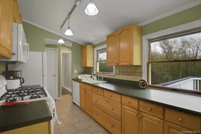 3296 Stony Street, Mohegan Lake, NY 10547 - Photo 18