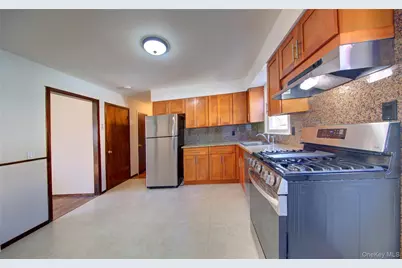 75 Farnum Boulevard #1, Franklin Square, NY 11010 - Photo 8