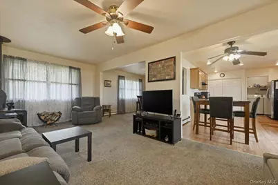 258 Oakland Avenue, Miller Place, NY 11764 - Photo 10