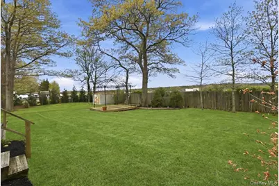 258 Oakland Avenue, Miller Place, NY 11764 - Photo 24