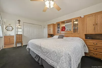 258 Oakland Avenue, Miller Place, NY 11764 - Photo 16