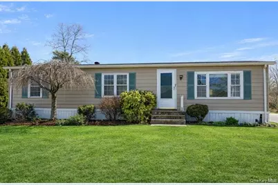1661 Old Country Road Unit #415, Riverhead, NY 11901 - Photo 1