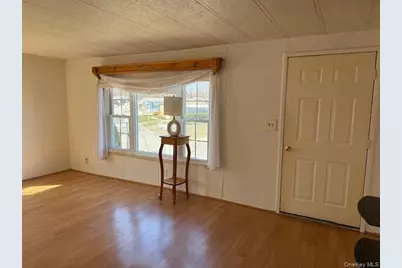 1661 Old Country Road Unit #415, Riverhead, NY 11901 - Photo 2