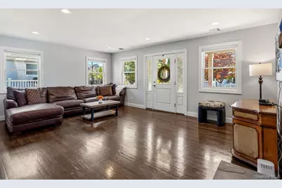 11 Jackson Street, East Islip, NY 11730 - Photo 4
