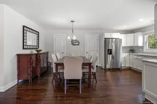 11 Jackson St, East Islip, NY 11730 - Photo 14