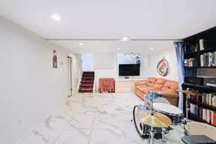 29 Edna Dr, Syosset, NY 11791 - Photo 20