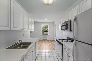 162-01 Powells Cove Blvd, Whitestone, NY 11357 - Photo 8