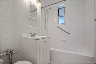 162-01 Powells Cove Blvd, Whitestone, NY 11357 - Photo 14
