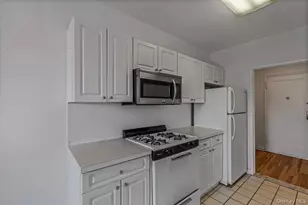162-01 Powells Cove Blvd, Whitestone, NY 11357 - Photo 6