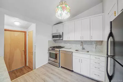 109 Matthews Road, Oakdale, NY 11769 - Photo 10