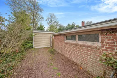 109 Matthews Road, Oakdale, NY 11769 - Photo 28