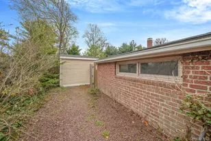 109 Matthews Rd, Oakdale, NY 11769 - Photo 28