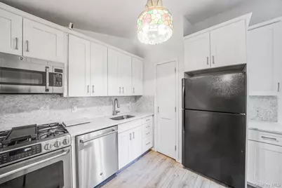 109 Matthews Road, Oakdale, NY 11769 - Photo 12