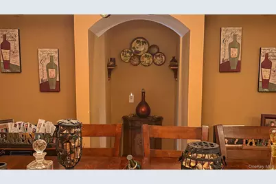 345 Oconnor Road, North Babylon, NY 11703 - Photo 8